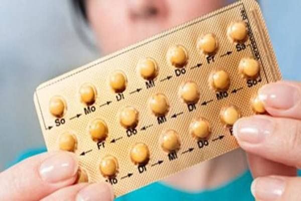 Uống thuốc tránh thai bị nổi mụn, phải làm sao?
